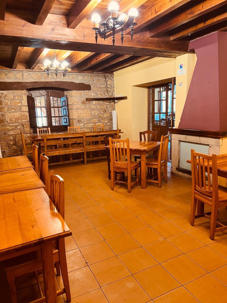 Albergue Pinares - La Casona De Revenga Regumiel de la Sierra Εξωτερικό φωτογραφία