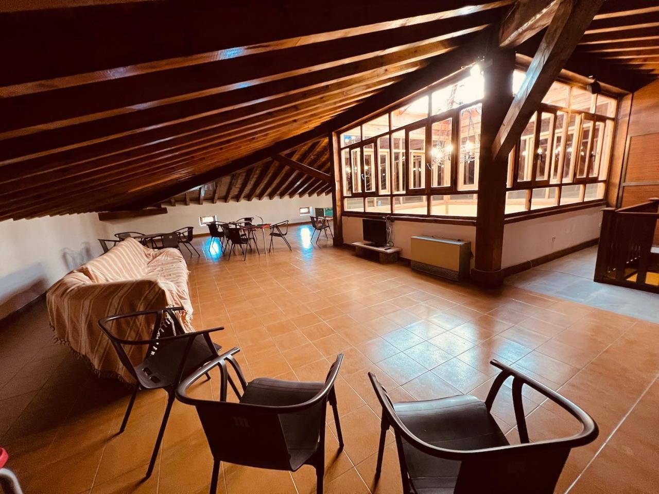 Albergue Pinares - La Casona De Revenga Regumiel de la Sierra Εξωτερικό φωτογραφία