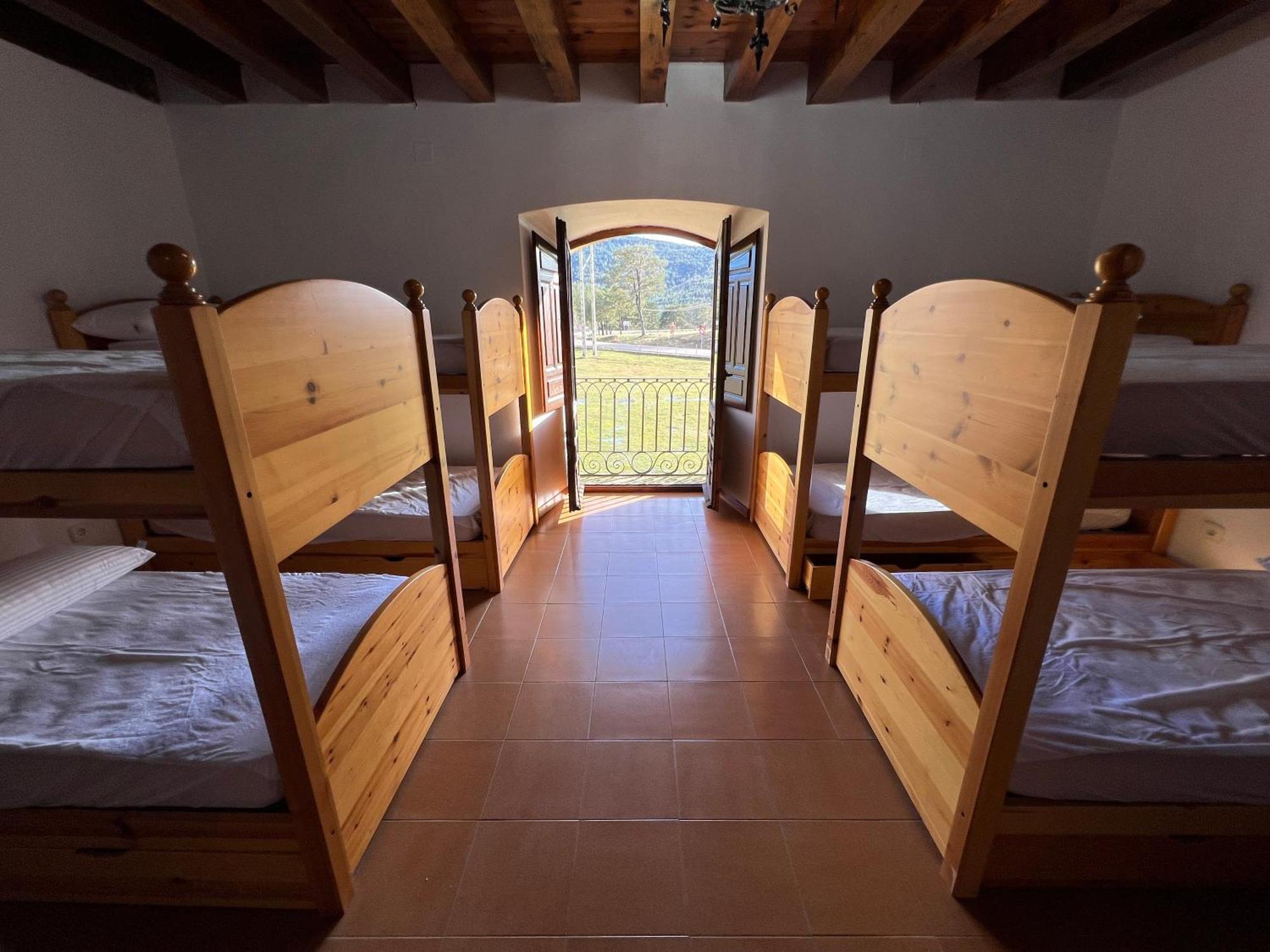 Albergue Pinares - La Casona De Revenga Regumiel de la Sierra Εξωτερικό φωτογραφία